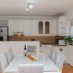 Villa Jelavic - Makarska By Guide *