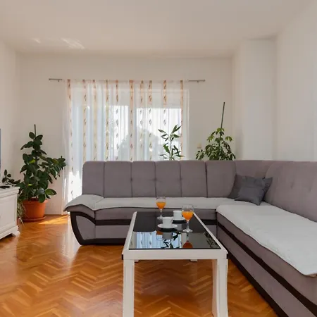 Villa Jelavic - Makarska By Guide Donji Vinjani