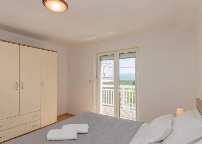 Jelavic - Makarska By Guide * Susnjari